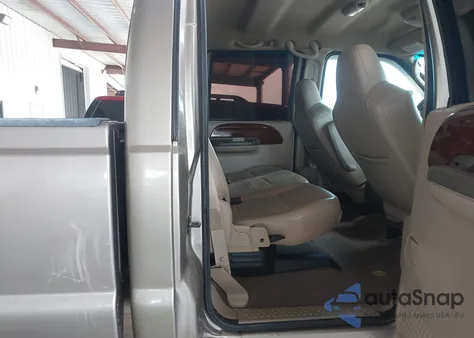 2004 Ford F-250 Lariat/Xl/Xlt z USA, uszkodzony, nr VIN 1FTNW21P14EE01075